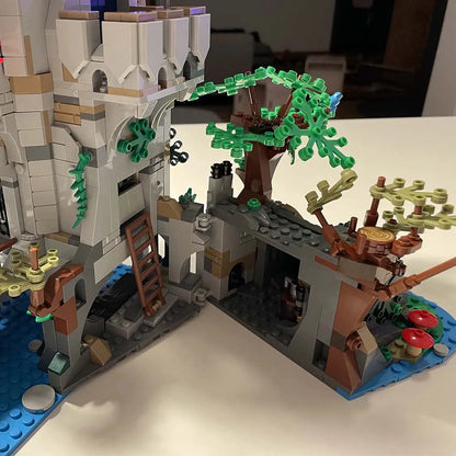 MOC Building Block Set: Experts Castle in the Forest, Model 85668