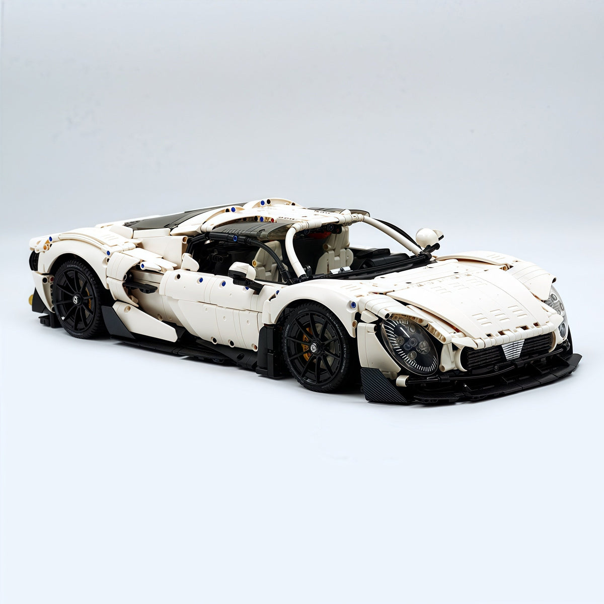 Trilumity Motorized Building Block Set: 1: 8 Alfa Romeo 33 Stradale Supercar, White Goddess Customized Version (3861-Piece)