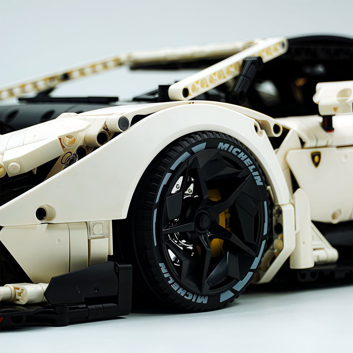 Trilumity Building Block Set: 1: 8 Sant'Agata V12 Farewell, White Goddess Version, Motorized Convertible Switch Mode, Full Vehicle Motorization