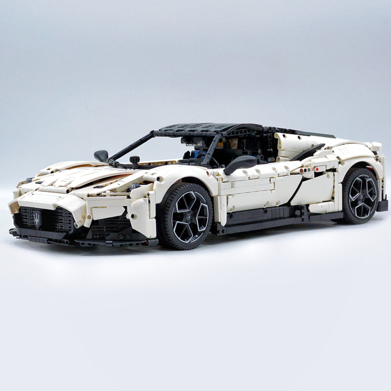 Trilumity Building Block Set: 1:8 Maserati Mc20 | White and Black Custom Edition (3500+-Piece)