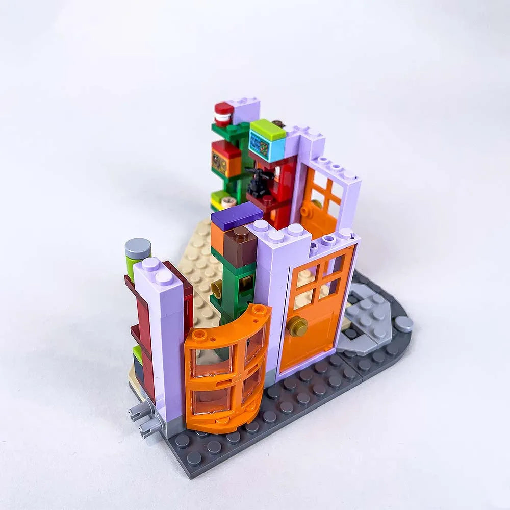 MOC Building Block Set: Harry Potter Movie Weasleys Wizard Wheezes, Model 10910