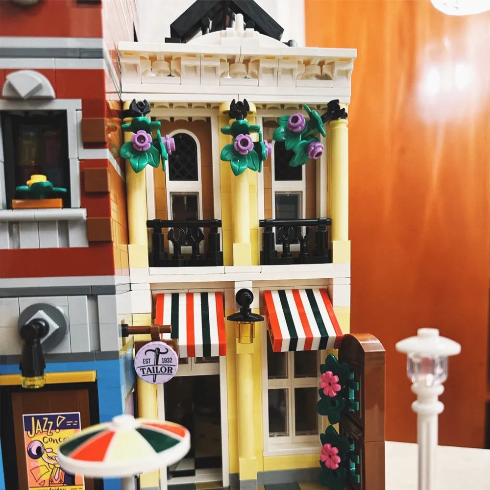 MOC Building Block Set: Jazz Club and Pizzeria, Model 56888