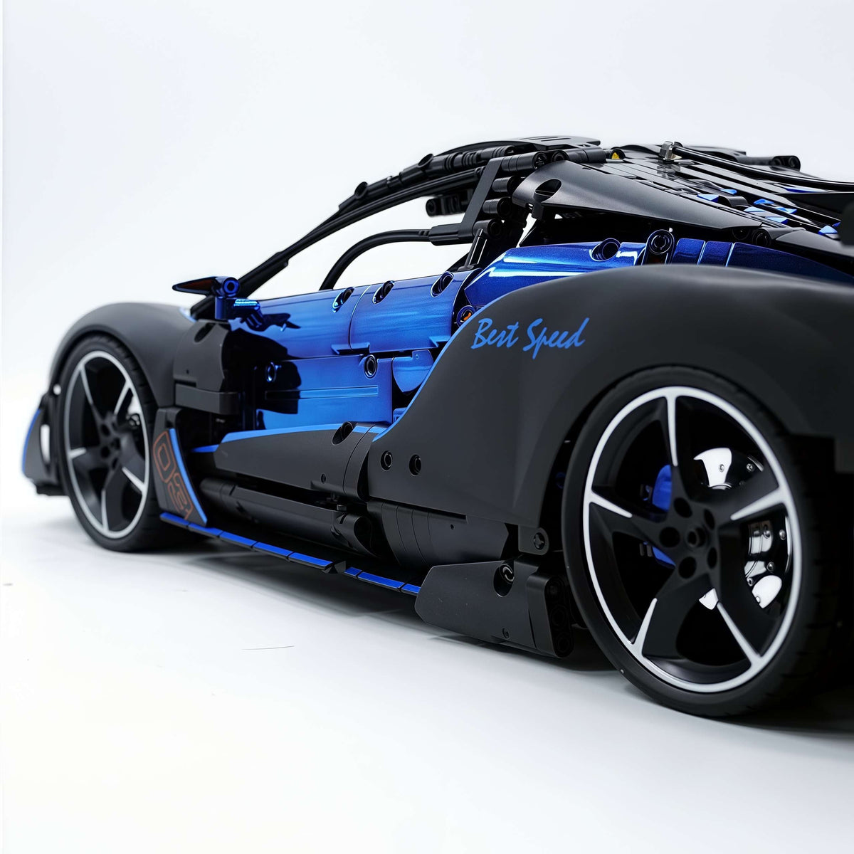 Trilumity Motorized Building Block Set: 1: 8 Woking Hypercar Track Focus, Aerodynamic Brilliance, Mirror Customized Edition (3862-Piece)