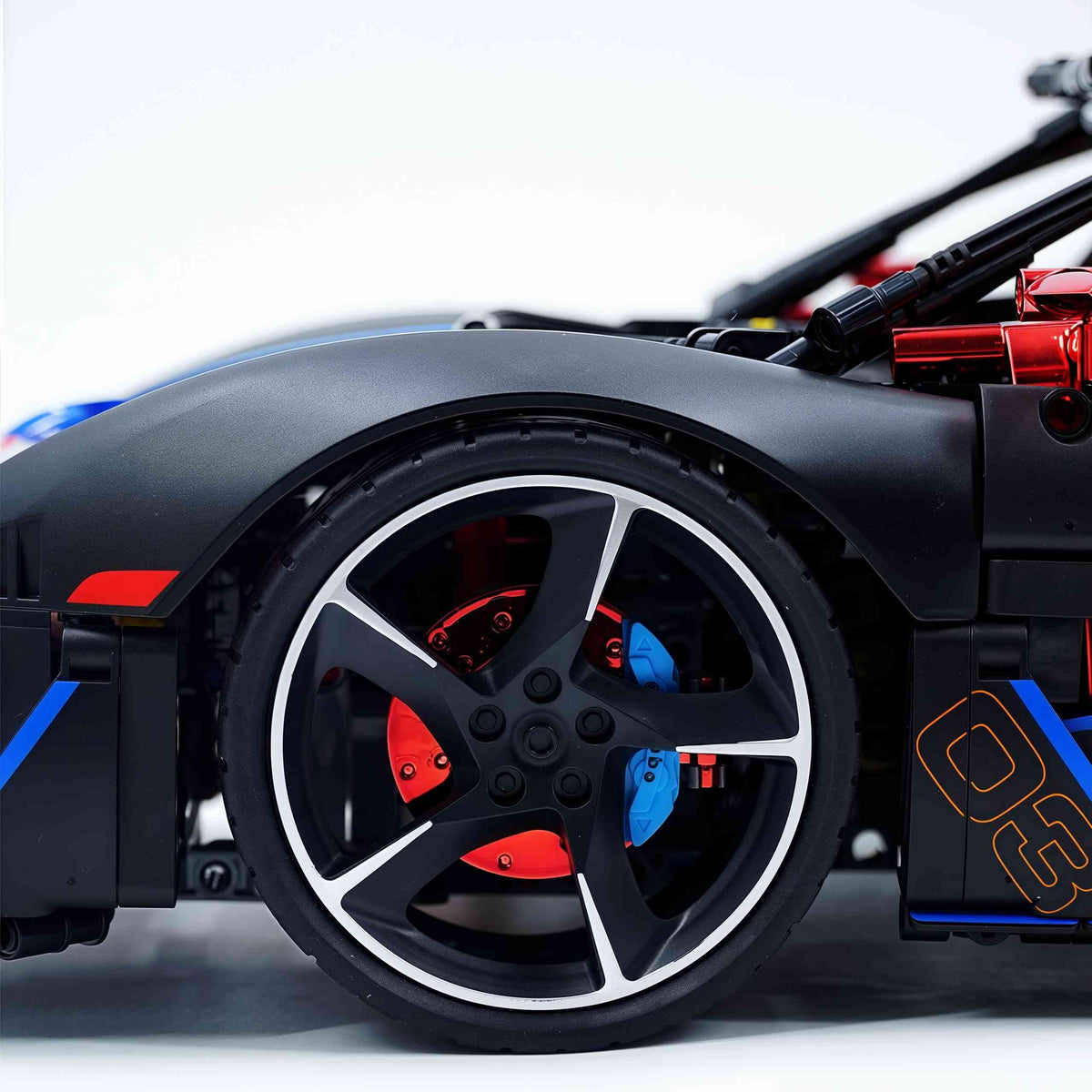 Trilumity Motorized Building Block Set: 1: 8 Woking Hypercar Track Focus, Aerodynamic Brilliance, Mirror Customized Edition (3862-Piece)