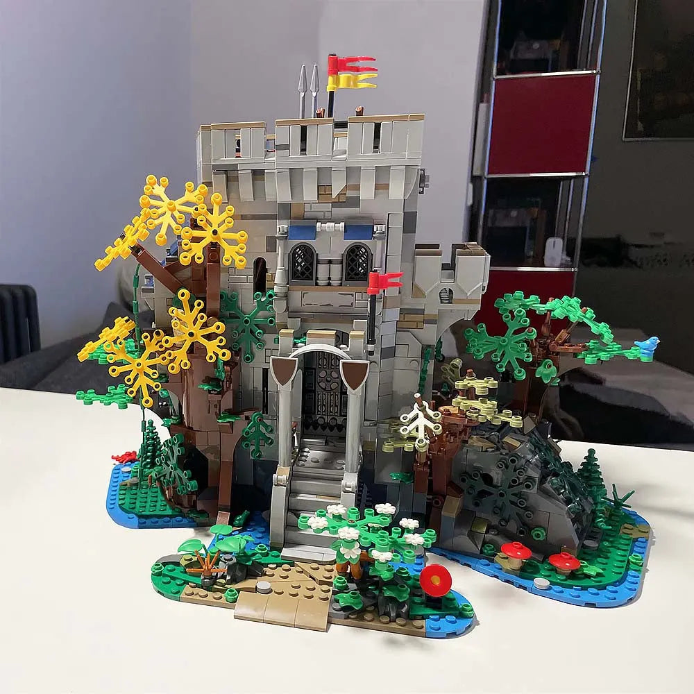 MOC Building Block Set: Experts Castle in the Forest, Model 85668