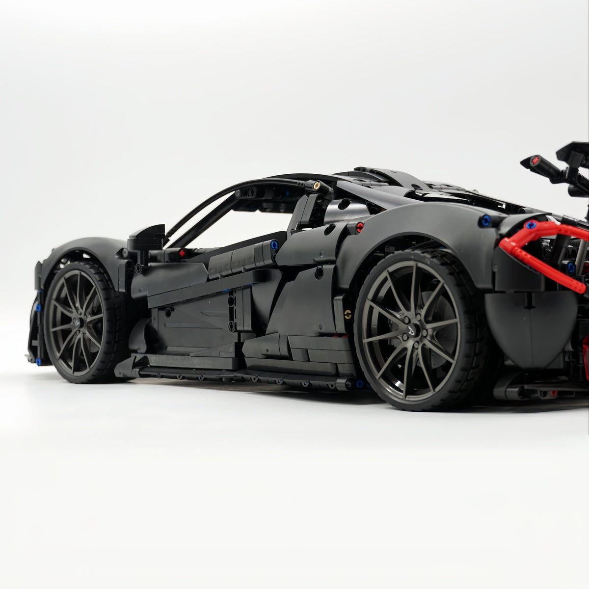 Trilumity Building Block Set: 1: 8 The Ultimate British Hybrid Hypercar | Matt Black Custom Edition(3893-Piece)