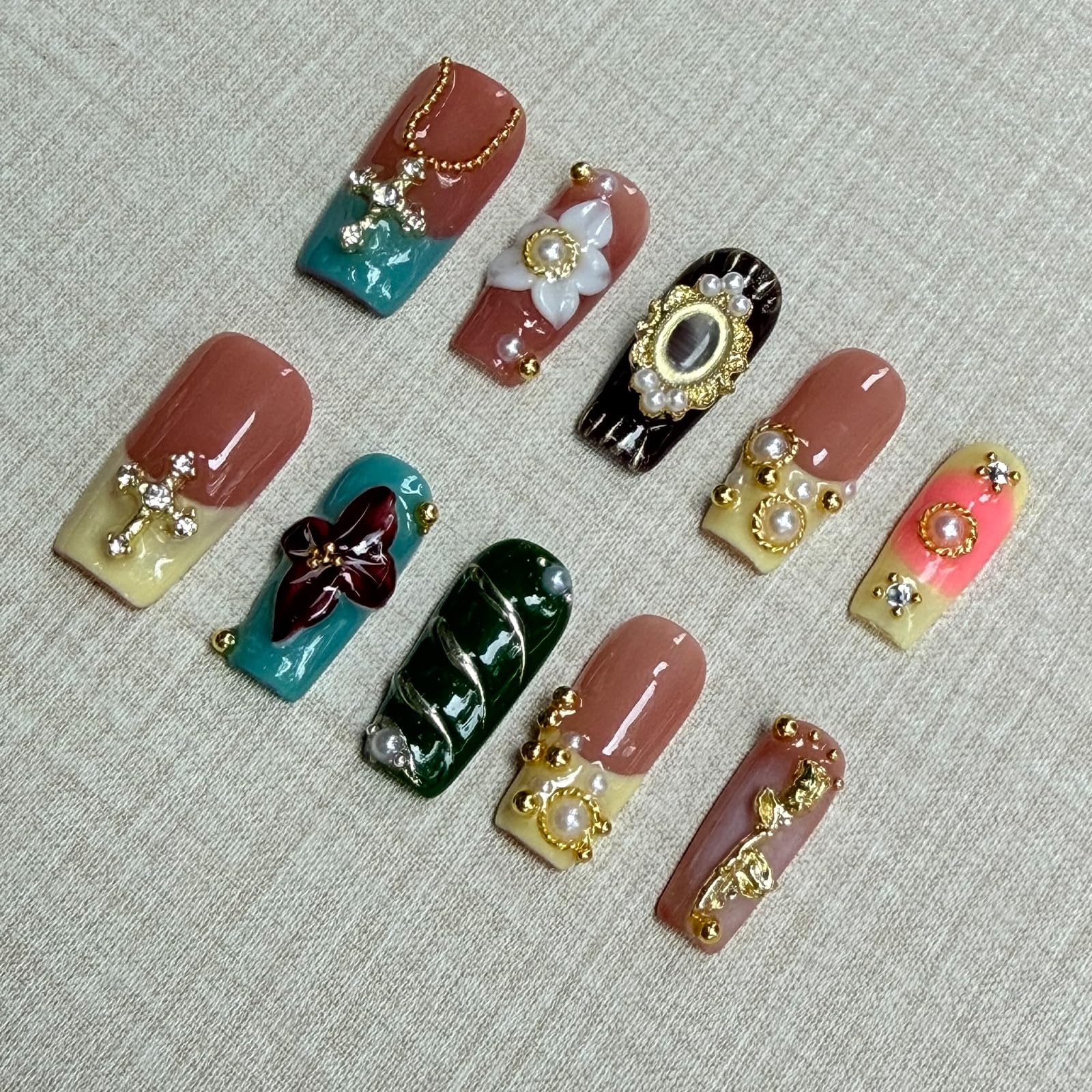 Trilumity Thick With 3D Rhinestones Short Square Acrylic - Gold Press On Nails