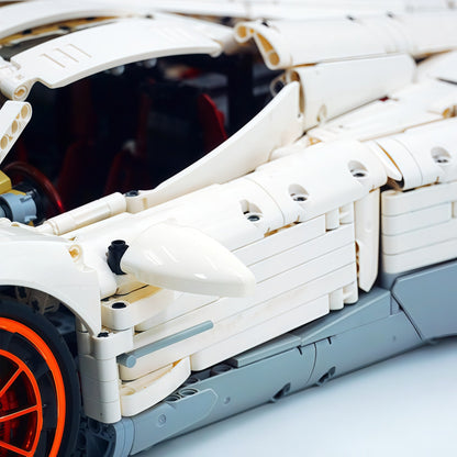 Trilumity Building Block Set: 1:8 Pagani Utopia | Paint White Collector’s Edition (4719-Piece)