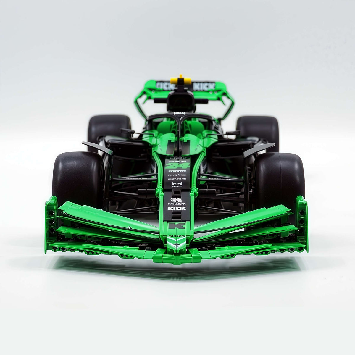 Trilumity Building Block Set: 1: 8 Kick Sauber F1 Team C44, Officially Licensed Model (2553-Piece)
