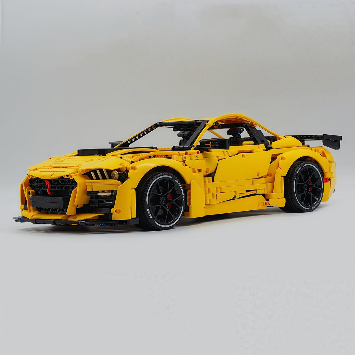 Trilumity Building Block Set: 1: 8 Ford Shelby Gt500, Electroplating Gun Grey Custom Version (3400Piece)