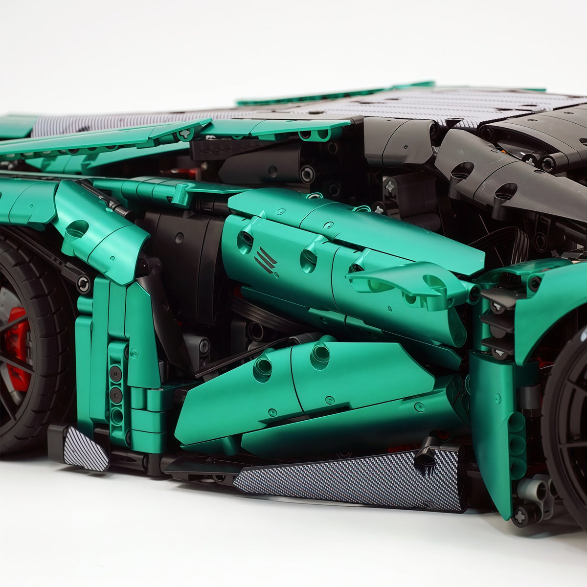 Trilumity Motorized Building Block Set: 1:8 The Ultimate Ajlani Drakuma | Customized Barrel-Plated Emerald V8 Concept Hypercar (3920+-Piece)