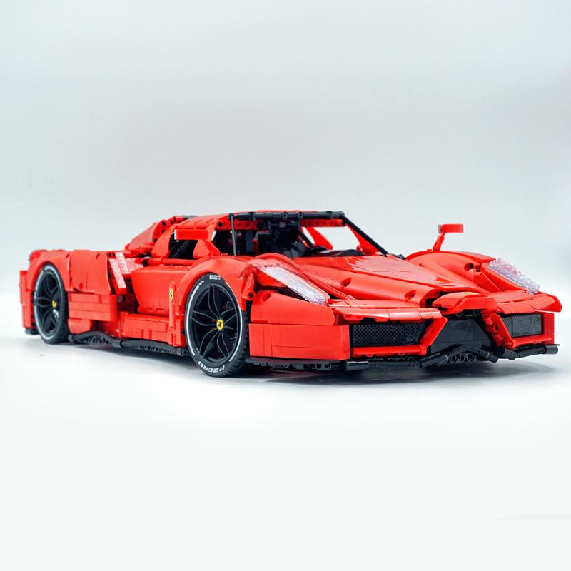 Trilumity Building Block Set: 1:8 Rosso Edition Italian Red Hypercar (4301Piece)