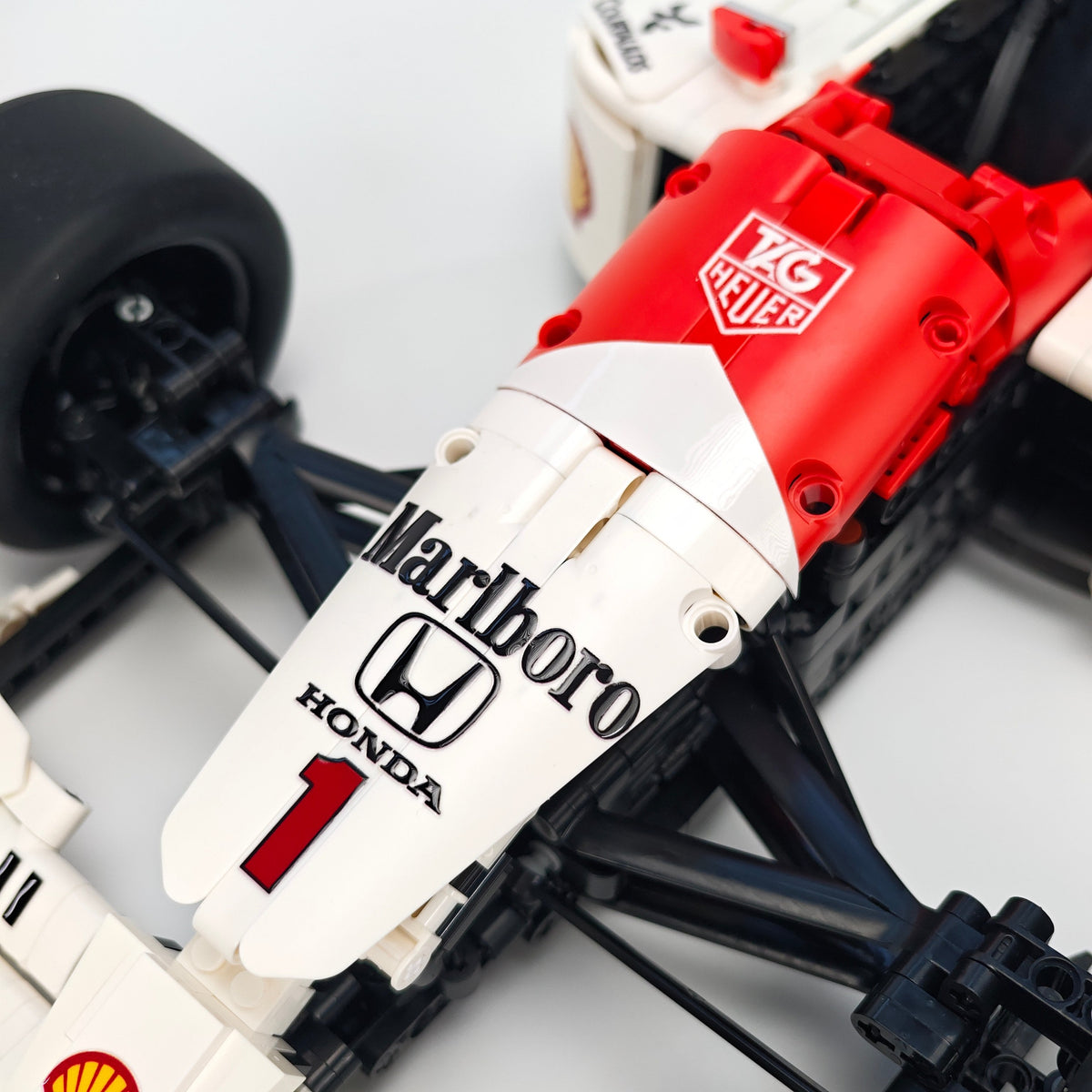 Trilumity Building Block Set: 1:8 McLaren Mp4/6 F1 Racing | 1991 Red & White Grand Prix Championship Livery (2800-Piece)