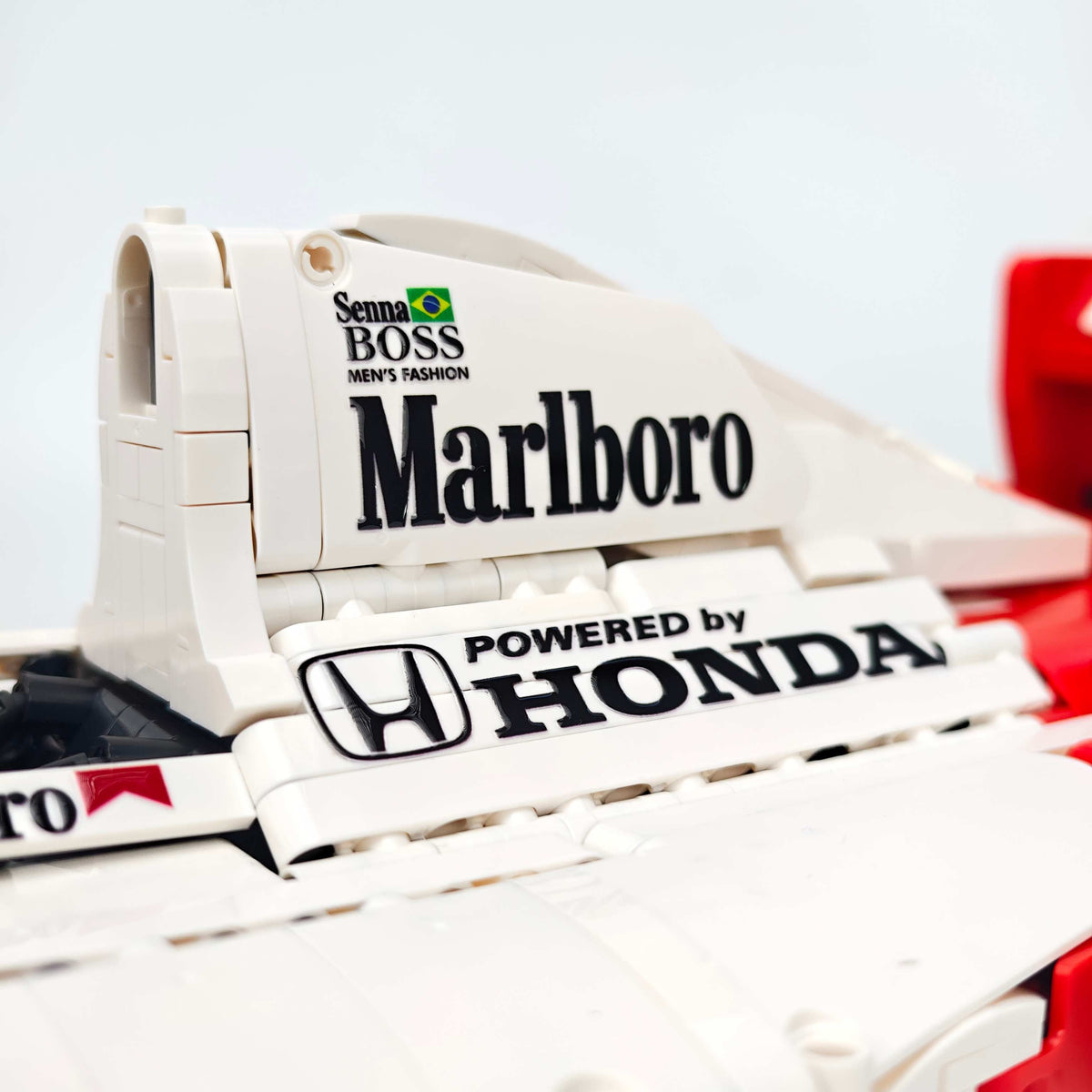 Trilumity Building Block Set: 1:8 McLaren Mp4/6 F1 Racing | 1991 Red & White Grand Prix Championship Livery (2800-Piece)