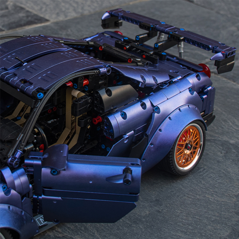 Trilumity Motorized Building Block Set: Nissan GTR Limited Edition Wide-Body Low-Slung Supercar(2389-Piece)
