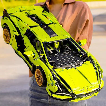 Trilumity Building Block Set: 1: 8 The Ultimate Italian Bull L539 Lightning Hybrid (3696-Piece)