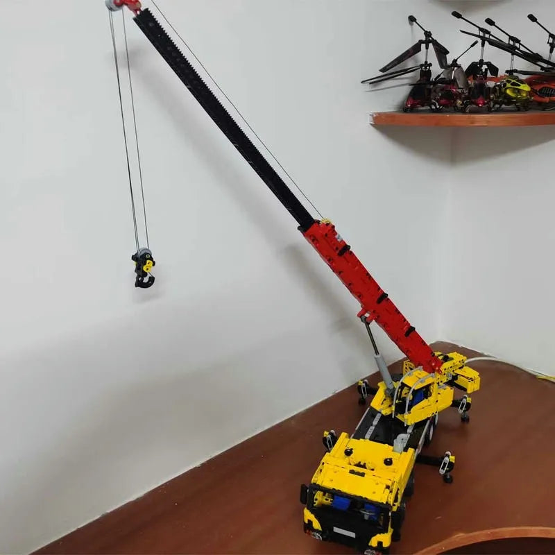 Cada MOC Motorized Building Block Set: Large Mobile Crane Truck, Model C61081