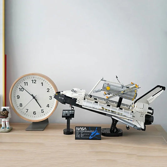 MOC Building Block Set: 63001 Space Shuttle Discovery
