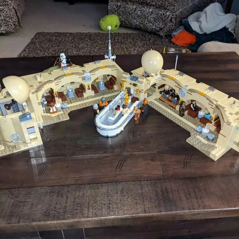 MOC Building Block Set: Star Wars Mos Eisley Cantina MOC
