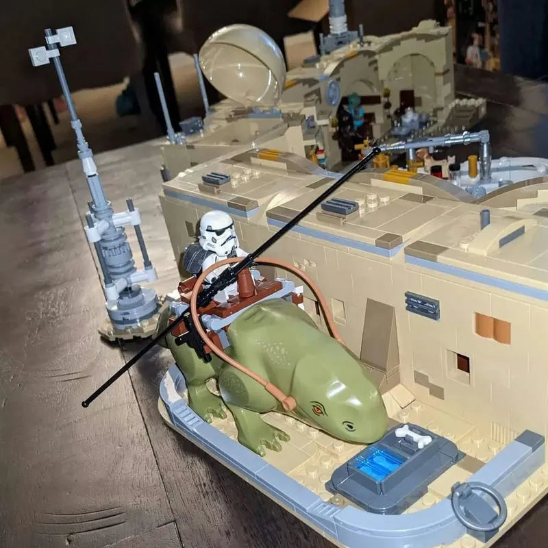 MOC Building Block Set: Star Wars Mos Eisley Cantina MOC
