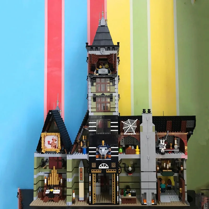 MOC Building Block Set: Monster Haunted House 2025