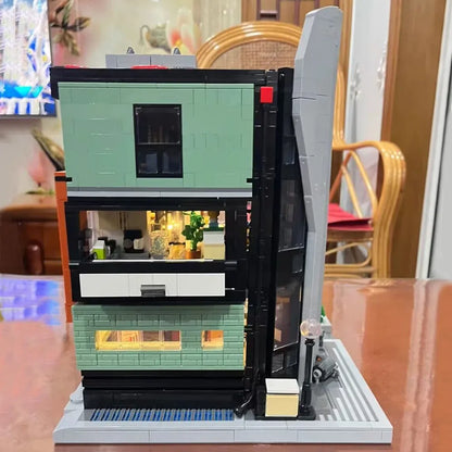 MOC Building Block Set: Experts MOC The Office Building Boss on Top, Model 7702