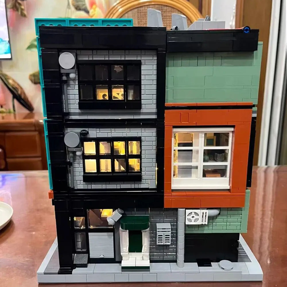 MOC Building Block Set: Experts MOC The Office Building Boss on Top, Model 7702