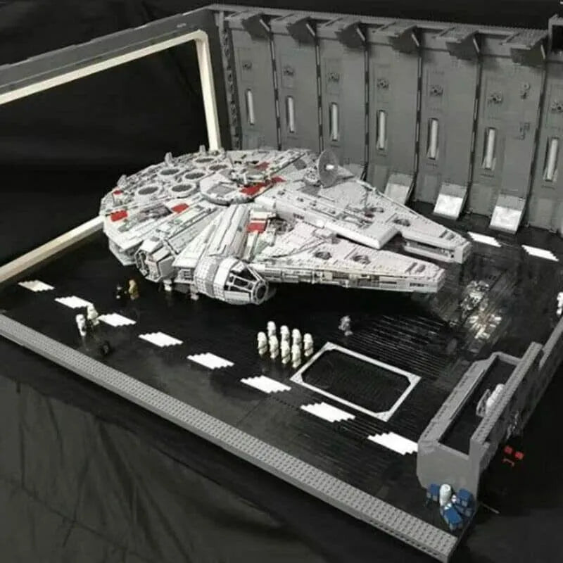 MOC Motorized Building Block Set: Docking Bay MOC For Star Wars UCS Millennium Falcon and Light, Model 327L