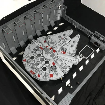 MOC Motorized Building Block Set: Hanger MOC Docking Bay For Star Wars UCS Falcon Millennium, Model 327