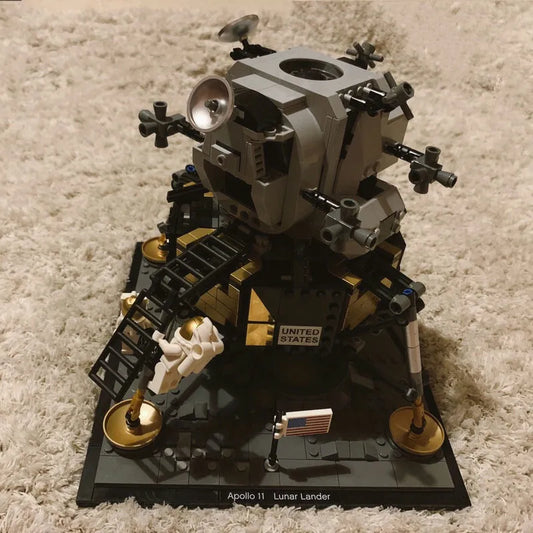 MOC Building Block Set: Apollo 11 Lunar Lander 60003