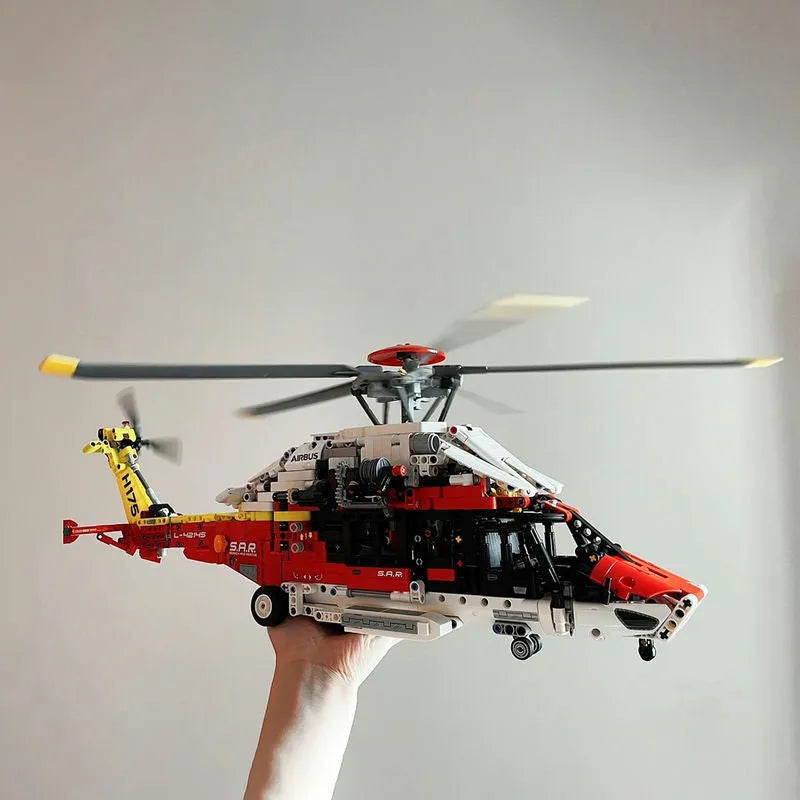 MOC Building Block Set: Motorized Airbus H175 Rescue Helicopter 74666