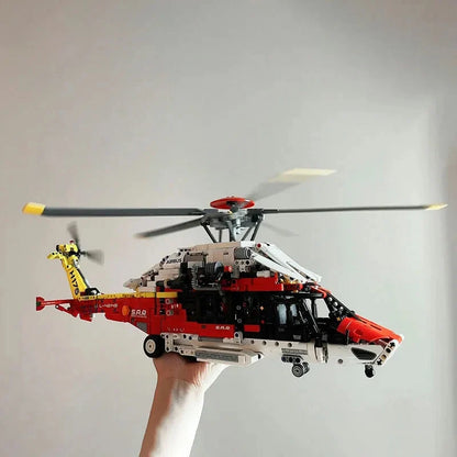 MOC Building Block Set: Motorized Airbus H175 Rescue Helicopter MOC