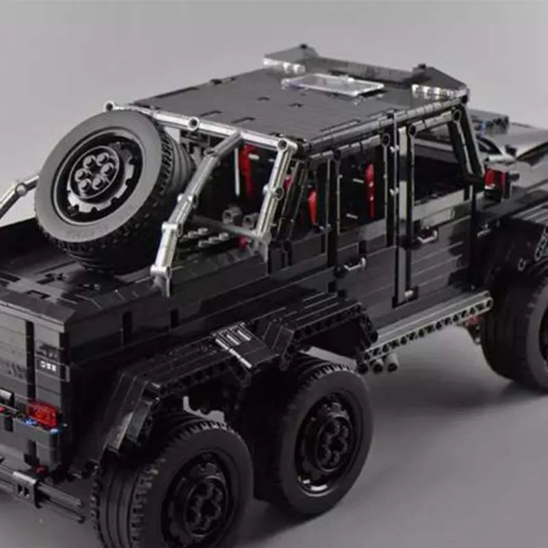 MOC Building Block Set: Motorized Off-Road SUV LAND CRUISER AMG, Model J-901