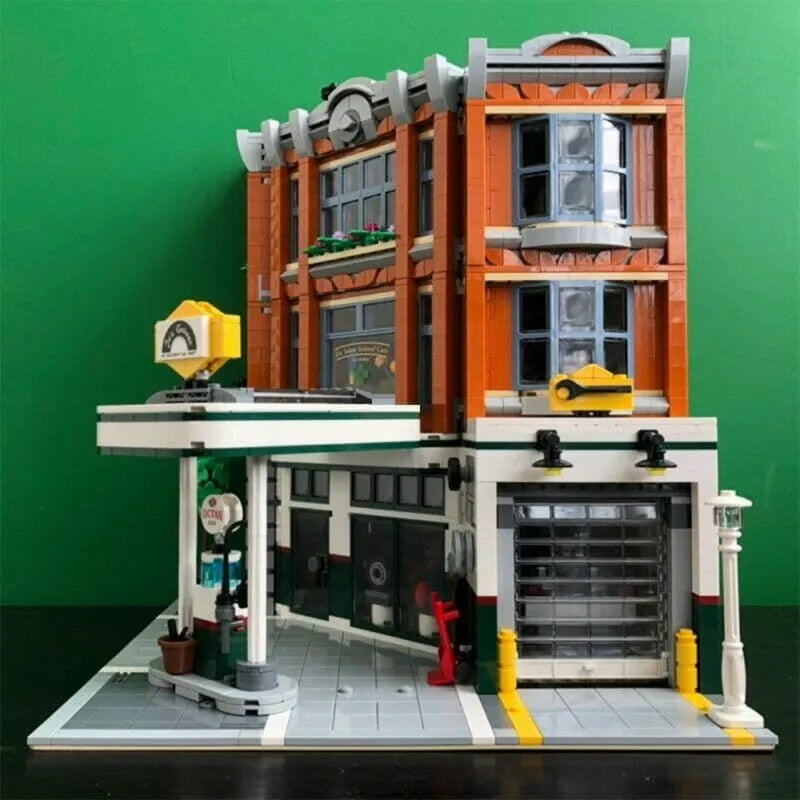 MOC Building Block Set: Street Expert City Corner Garage 15042
