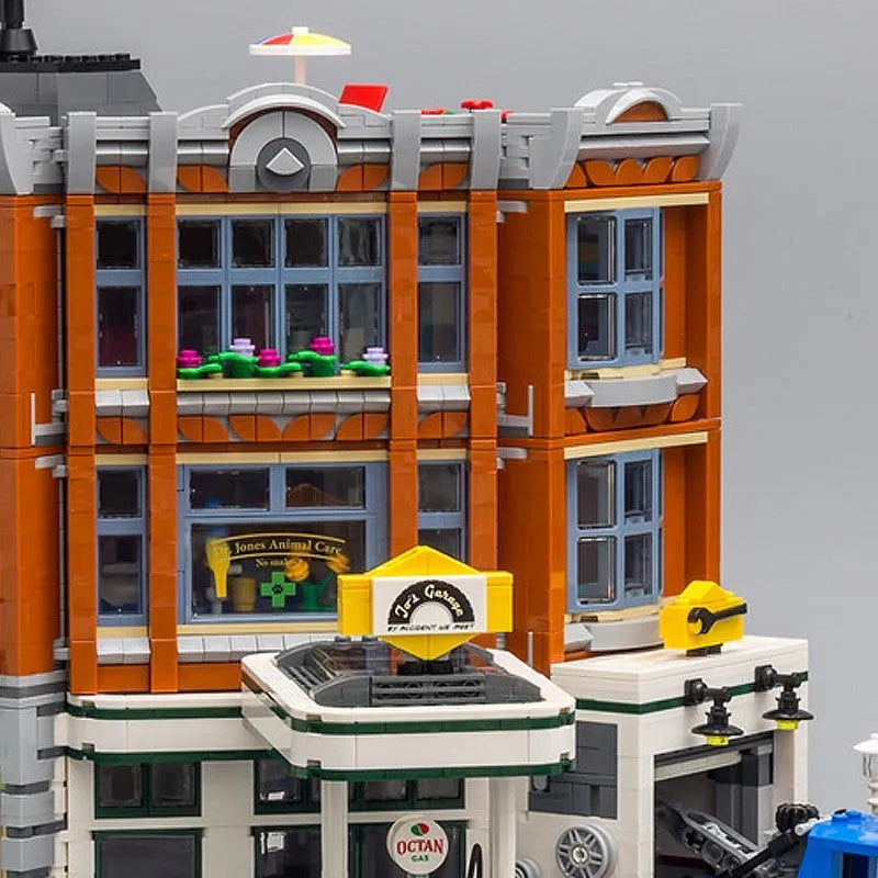 MOC Building Block Set: Street Expert City Corner Garage 15042