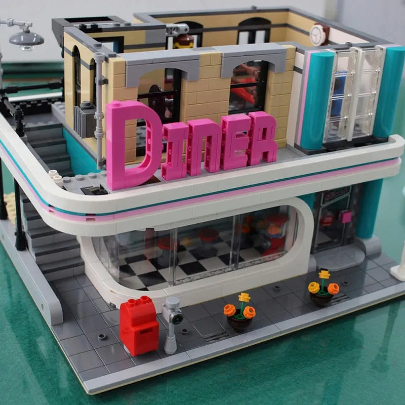 MOC Building Block Set: Street Expert City Downtown Diner 15037