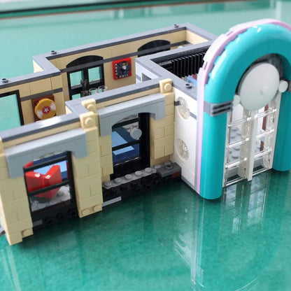 MOC Building Block Set: Street Expert City Downtown Diner 15037