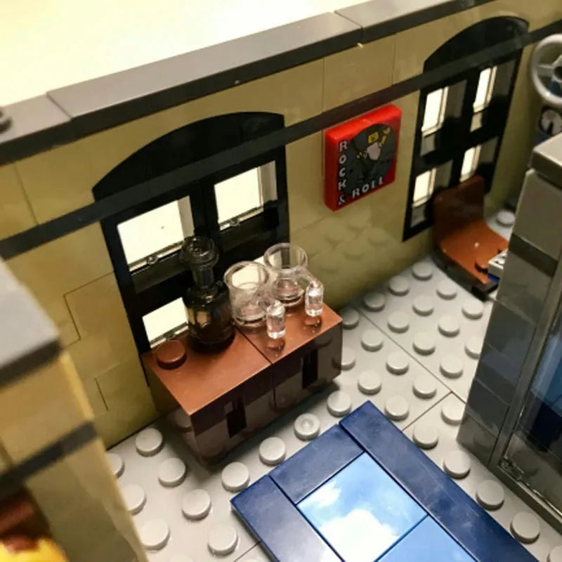 MOC Building Block Set: Street Expert City Downtown Diner 15037