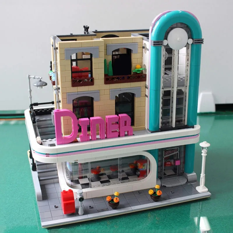 MOC Building Block Set: Street Expert City Downtown Diner 15037