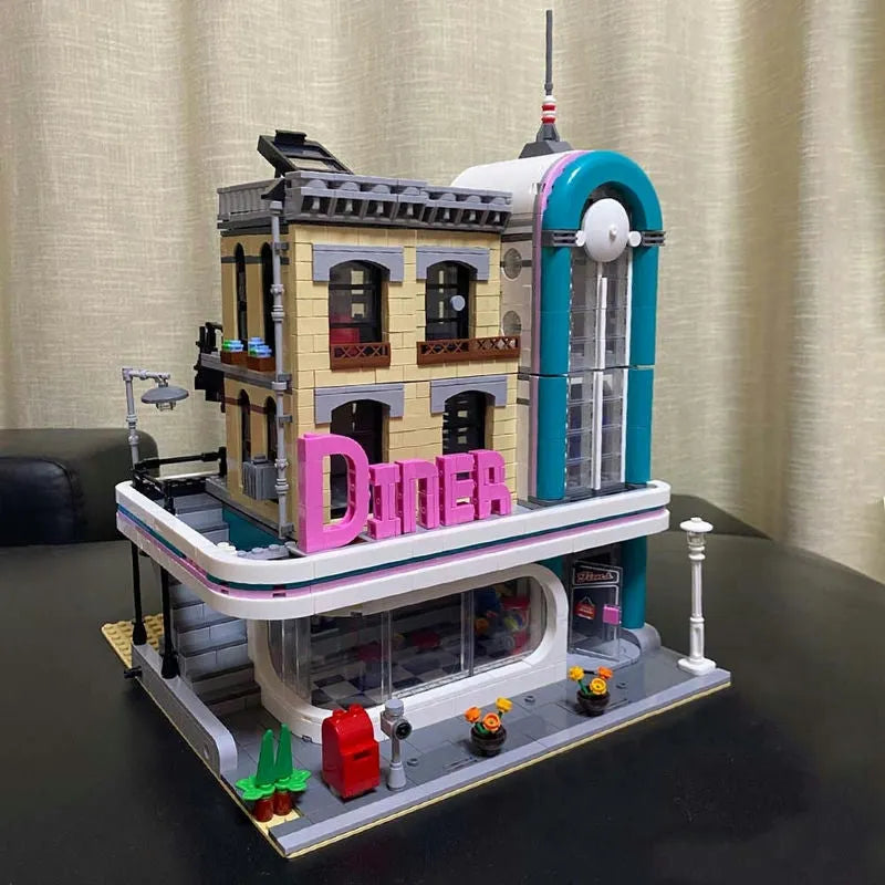 MOC Building Block Set: Street Expert City Downtown Diner 15037