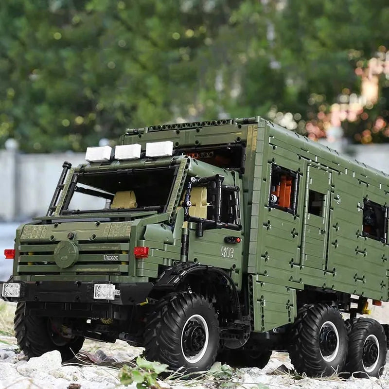 MOC Motorized Building Block Set: Off-Road RV Unimog Truck J907