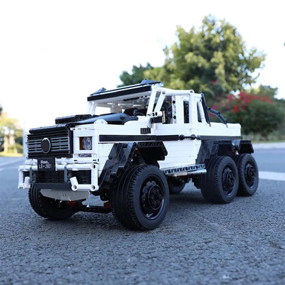 MOC Motorized Building Block Set: Off-Road SUV LAND CRUISER AMG