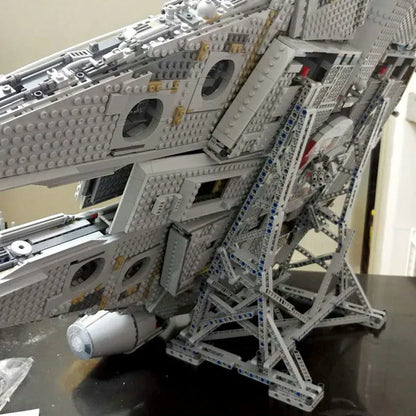 DK MOC Building Block Set: Star Wars Vertical Display Stand For UCS Falcon Millennium, Model DK5001