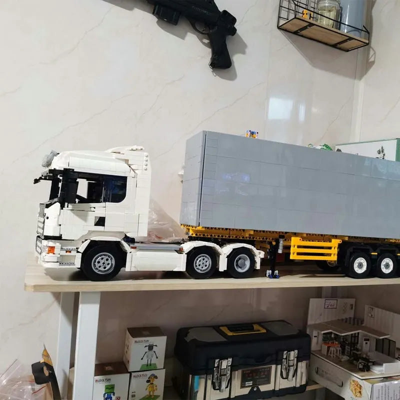Happy Build MOC Motorized Building Block Set: Heavy Container Truck Arocs QC007