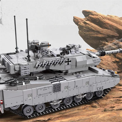 JieStar Motorized Building Block Set: WW2 Leopard 2A7 Main Battle Tank, Model 61036