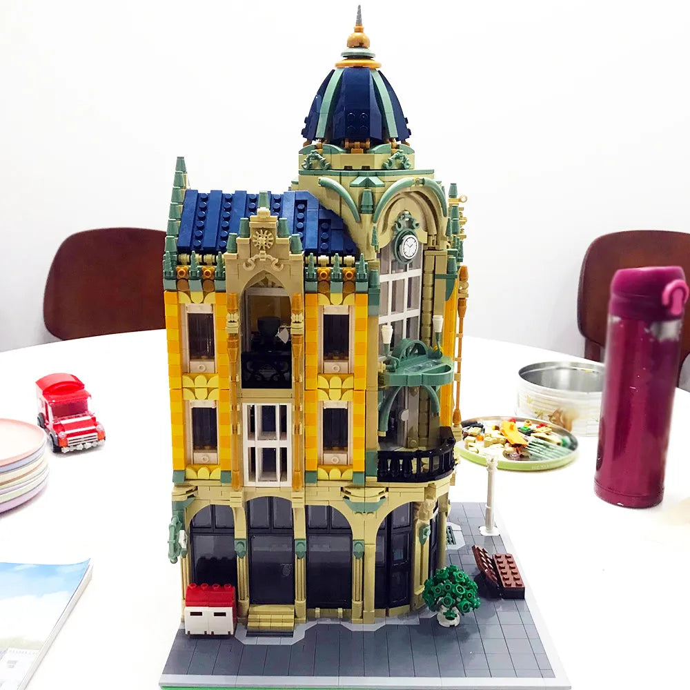 JieStar MOC Building Block Set: Corner Post Office, Model 89111