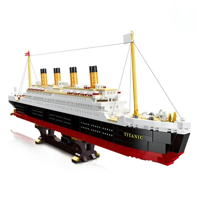 JieStar MOC Building Block Set: RMS Titanic Cruiser Steam Ship Boat, Model 92026