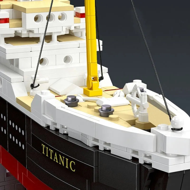 JieStar MOC Building Block Set: RMS Titanic Cruiser Steam Ship Boat, Model 92026