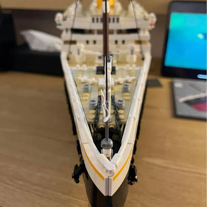 JieStar MOC Building Block Set: RMS Titanic Steam Ship Boat 99023