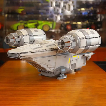 MORK MOC Building Block Set: Star Wars UCS Razor Crest 032002